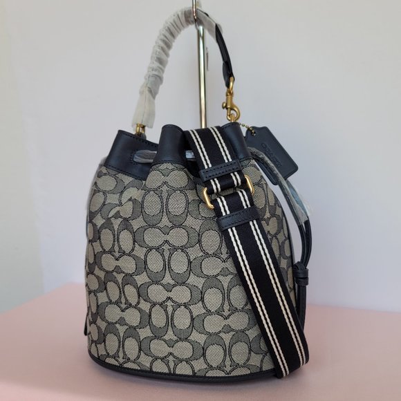 COACH Field Bucket Bag in Signature Jacquard & Leather–Navy Midnight Navy ⭐ - Picture 5 of 16